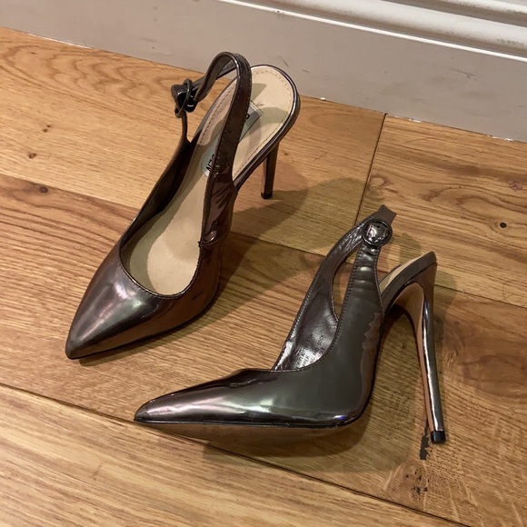 Women’s Steve Madden Metallic Sling-Back Pump - Picture 2 of 4